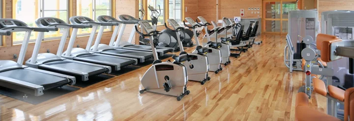 Fitness facility with exercise equipment